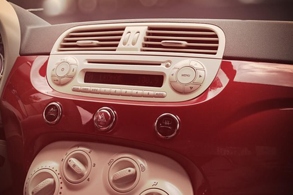 Does the AC Really Waste Gas? Rolling the Windows Down vs. Blasting Air Conditioning